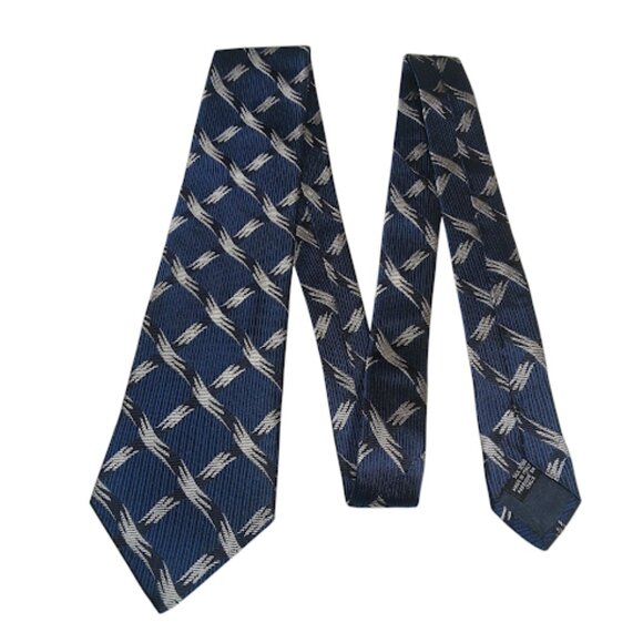 BOTTEGA VENETA Navy Silver Designer Necktie Made In Italy Luxury Tie 3.75"x56" - Picture 3 of 6